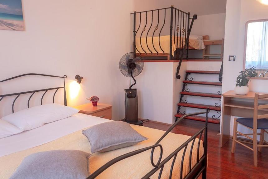 באניולה Apartments Ellen מראה חיצוני תמונה