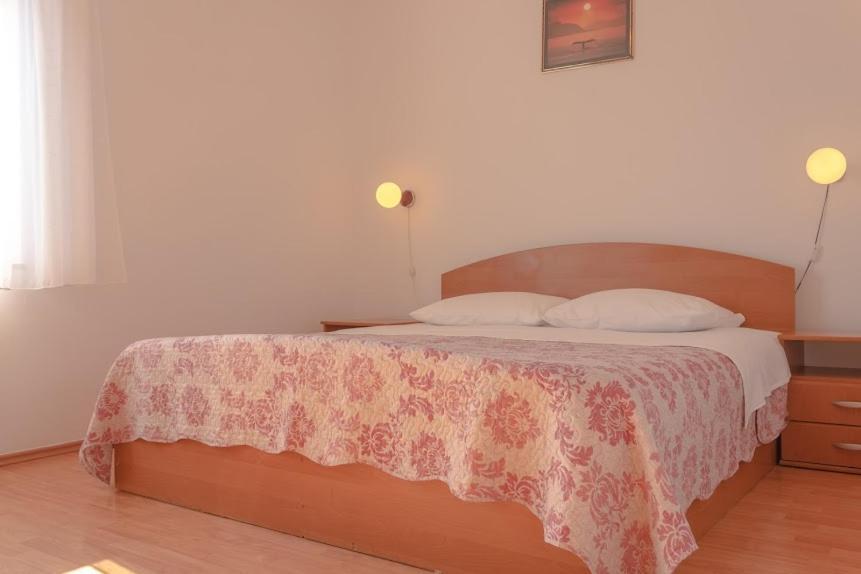 באניולה Apartments Ellen מראה חיצוני תמונה