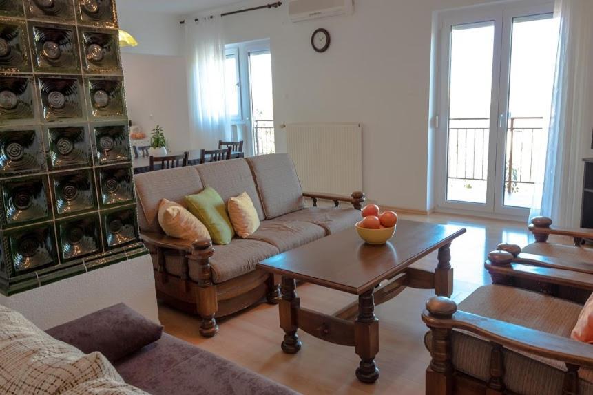 באניולה Apartments Ellen מראה חיצוני תמונה